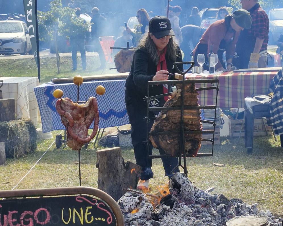 Brenda Clementz: de sus asados a los 10 años a ganarse el primer premio con un costillar